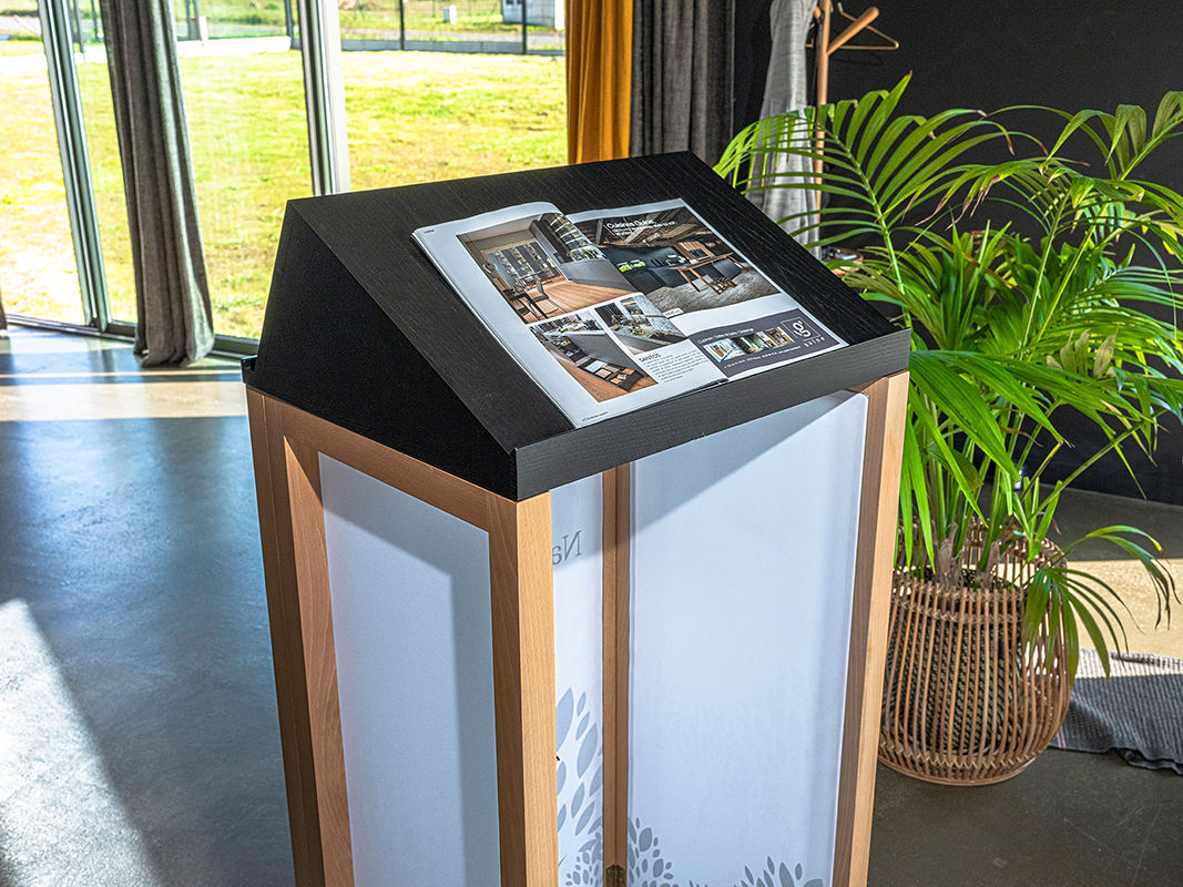PUPITRE-NATURAL-DISPLAY—0176